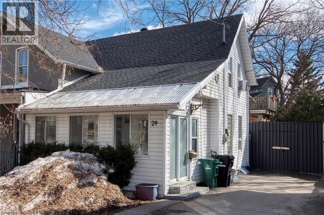 29 Andrew St in Kitchener, ON - Building Photo - Building Photo