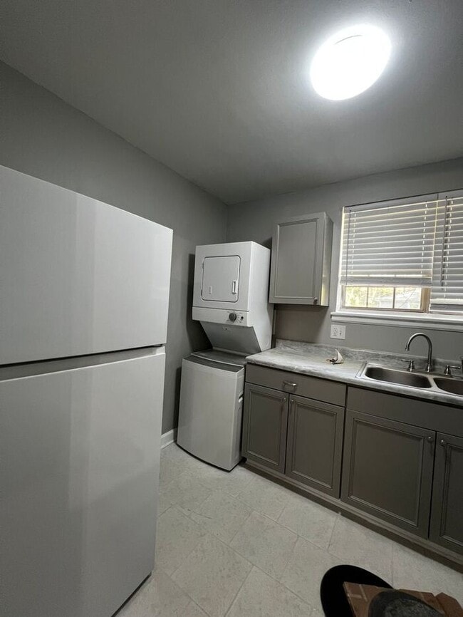 104 N Cooper St in Memphis, TN - Building Photo - Building Photo