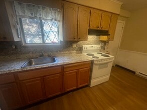 232 Waterville St, Unit 8 in Waterbury, CT - Building Photo - Building Photo