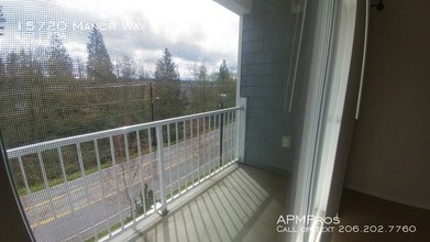 15720 Manor Way-Unit -C-3 in Lynnwood, WA - Building Photo - Building Photo