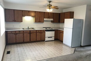 Lotts Landing Senior Apartments in Carlinville, IL - Building Photo