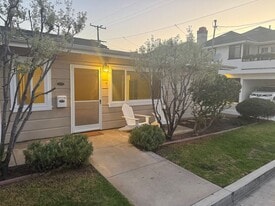 621 Larkspur Ave in Newport Beach, CA - Building Photo