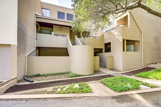 1735 Spyglass Dr in Austin, TX - Building Photo - Building Photo