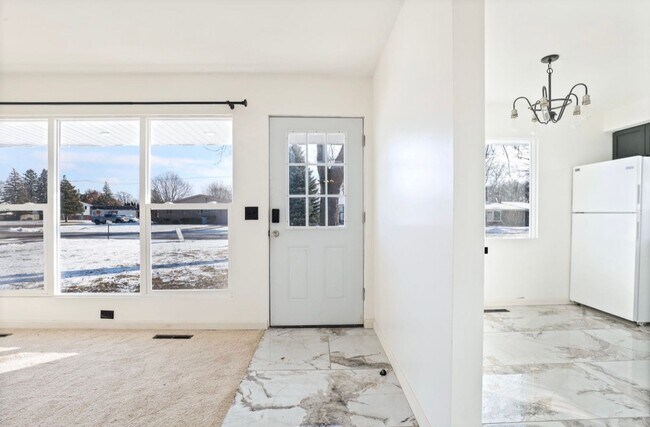 2118-2118 Avalon Cir in Bay City, MI - Building Photo - Building Photo