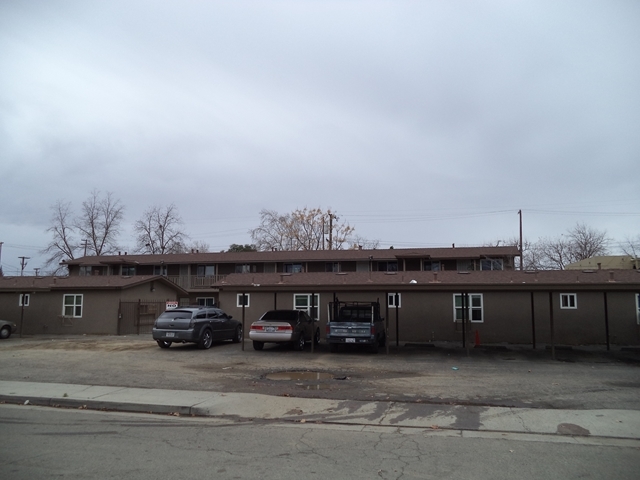 Park Avenue Apartments in Fresno, CA - Building Photo