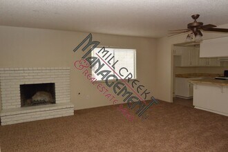 5610 W Laura Ct in Visalia, CA - Building Photo - Building Photo