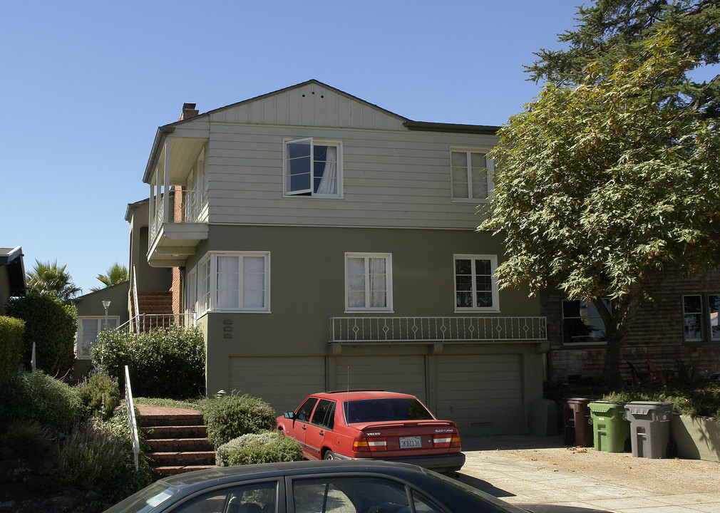 705-709 Hillgirt Cir in Oakland, CA - Building Photo