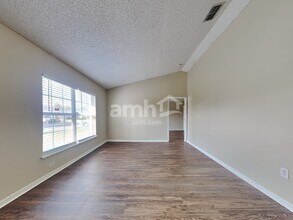 7405 Prosperity Park Rd N in Jacksonville, FL - Building Photo - Building Photo