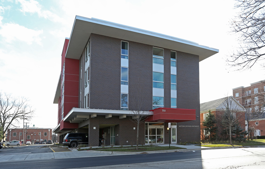 Midtown Crossing Apartments in Des Plaines, IL - Foto de edificio