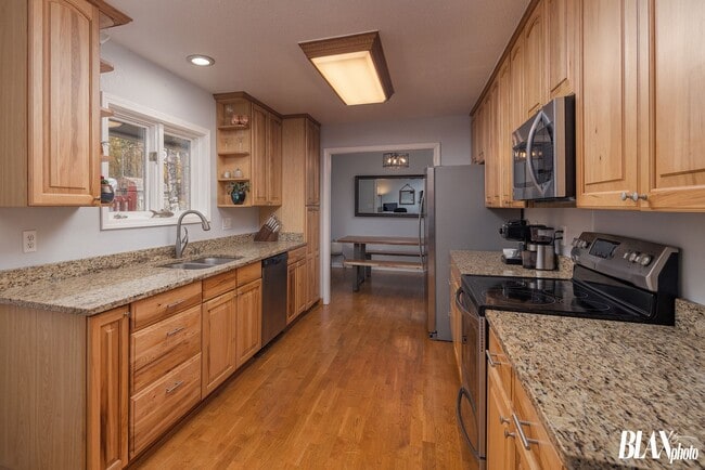 22743 Northwoods Dr in Anchorage, AK - Building Photo - Building Photo