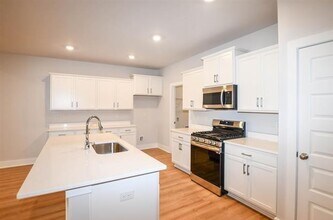 12617 Whitcomb Cir in Athens, AL - Foto de edificio - Building Photo