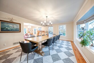 323 Cornwall Dr in Pittsburgh, PA - Building Photo - Building Photo