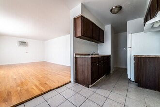 2110 S 5th Ave Maywood, IL 60153 in Maywood, IL - Foto de edificio - Building Photo