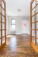 722 10th Ave in New York, NY - Building Photo - Building Photo
