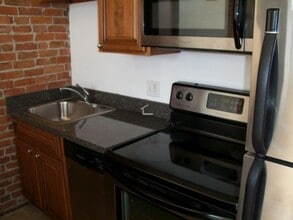 21 Cortes St in Boston, MA - Building Photo - Building Photo