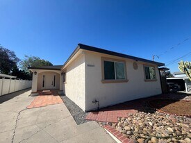 6903 Eberhart St in San Diego, CA - Building Photo