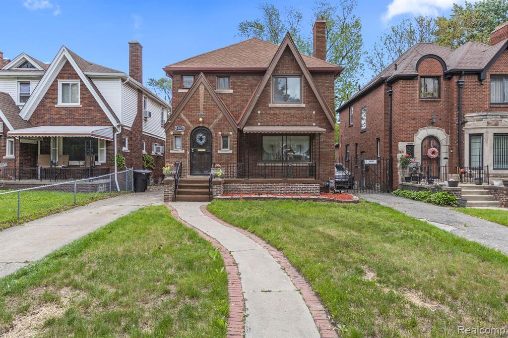 18030 Santa Barbara Dr in Detroit, MI - Building Photo