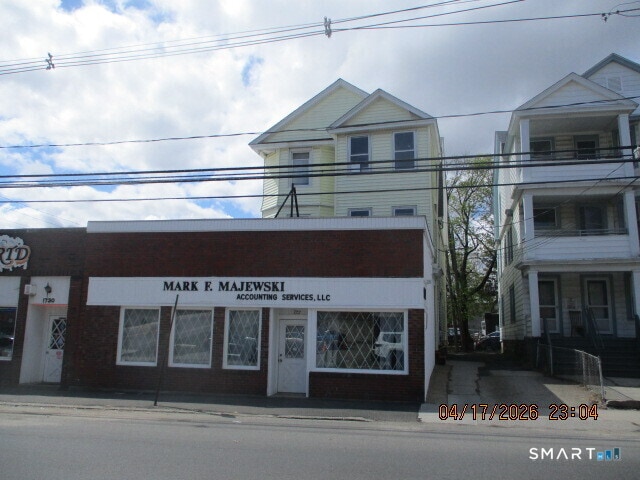 property at 1720 E Main St