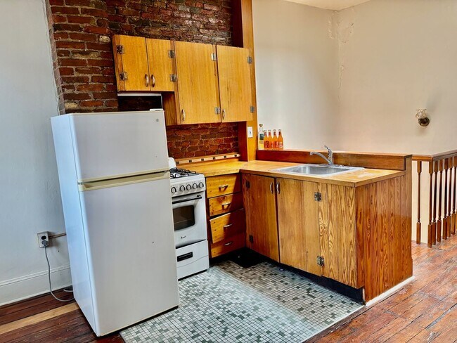 property at 5 S 43rd St
