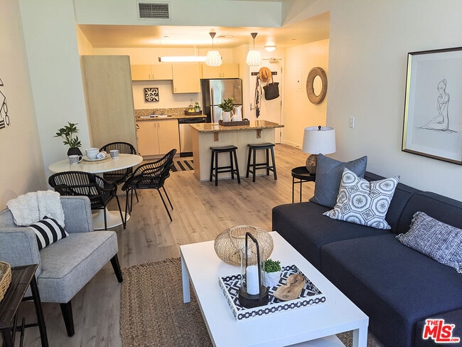 property at 630 W 6th St