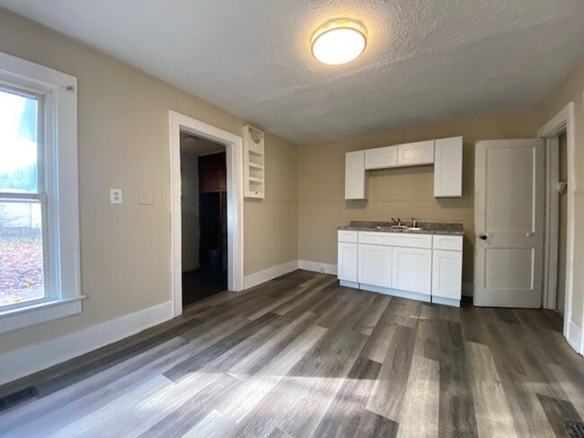 1725-1727-1727 W High St in Springfield, OH - Building Photo - Building Photo