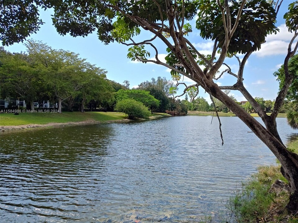 6200 NW 44th St in Lauderhill, FL - Building Photo