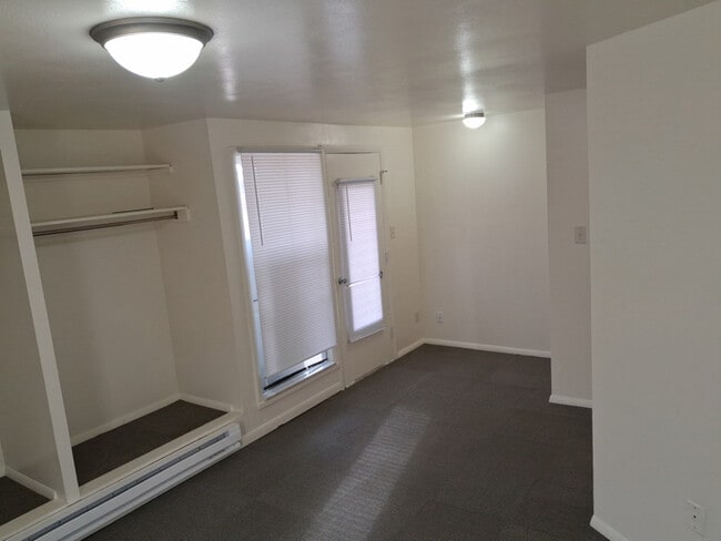 4920 Old Maysville Rd in Fort Wayne, IN - Foto de edificio - Building Photo