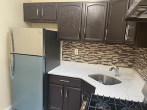 130 Woodbine St in Brooklyn, NY - Building Photo - Building Photo