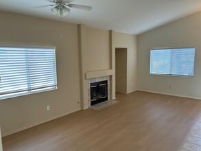 25949 Monaco Way in Murrieta, CA - Foto de edificio - Building Photo