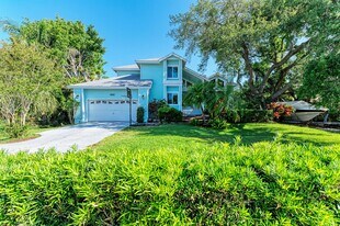 8102 17th Ave W in Bradenton, FL - Building Photo