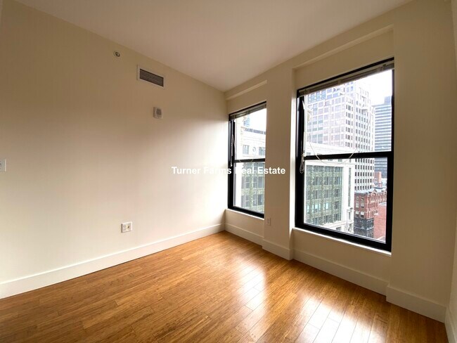10 Winter St, Unit 8 WINTER ST UNIT 1005 in Boston, MA - Foto de edificio - Building Photo