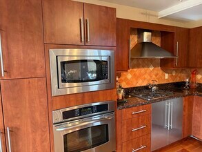 10 Ocean Ave in Revere, MA - Building Photo - Building Photo