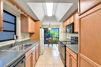 6878 Willow Wood Dr-Unit -306 in Boca Raton, FL - Building Photo - Building Photo