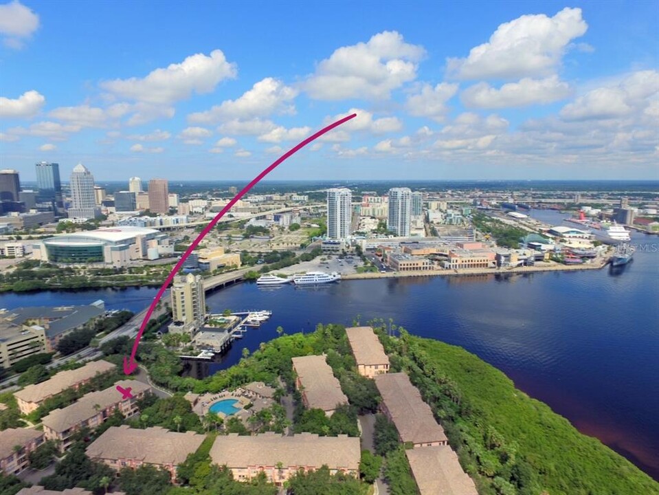 704 Seagate Dr in Tampa, FL - Building Photo