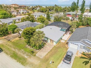 1219 Beacon St in New Smyrna Beach, FL - Building Photo - Building Photo