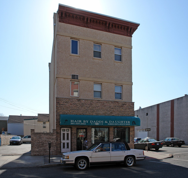 202 Broadway in Bayonne, NJ - Building Photo - Building Photo