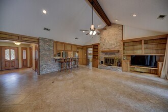 128 Douglas Dr in Bellville, TX - Building Photo - Building Photo