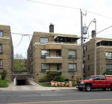 897 Avenue Rd in Toronto, ON - Building Photo