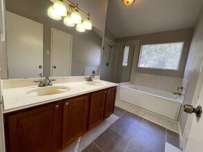 88 W Rainbow Ridge Cir in Spring, TX - Building Photo - Building Photo