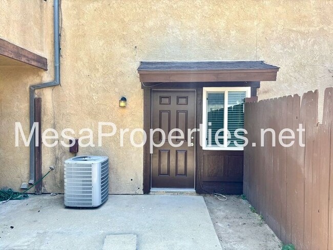 property at 1749 E Fairfield Ct