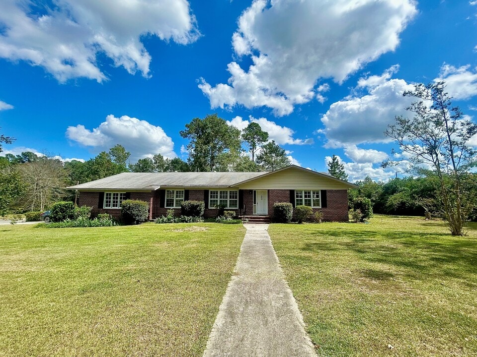 104 Peg-Wen Blvd in Statesboro, GA - Foto de edificio