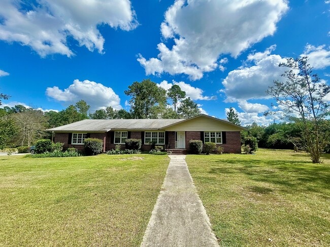 property at 104 Peg-Wen Blvd
