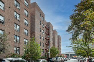 3751 86th St in Jackson Heights, NY - Foto de edificio - Building Photo