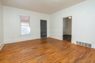 1430 S Wichita St in Wichita, KS - Foto de edificio - Building Photo
