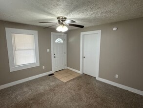 911 S Newton Ave in Springfield, MO - Building Photo - Building Photo