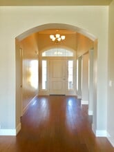 1329 Stonegate Dr in Medford, OR - Building Photo - Building Photo