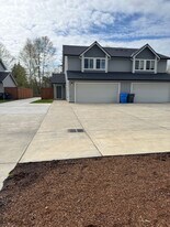 8720 Golden Given Rd E in Tacoma, WA - Building Photo