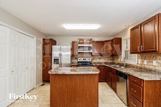 4923 Shady Pine Dr in Greensboro, NC - Building Photo - Building Photo