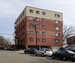 Lee Heights Apartments in Arlington, VA - Building Photo - Building Photo