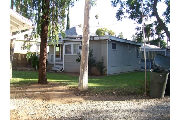 250-252 Sonora St in Redlands, CA - Foto de edificio - Building Photo